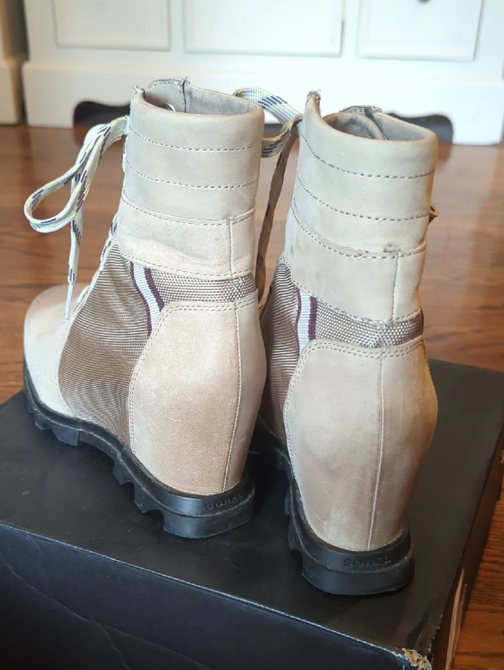 Sorel Joan Of Arctic Wedge III Lexi Waterproof Hiker Boots Taupe Neutral Sz 9